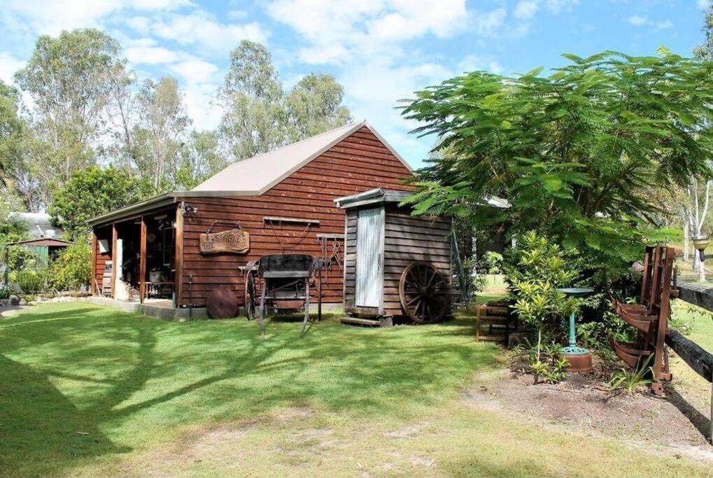 Saddleback Country Cabins Near Gin Gin Villa Moolboolaman Bagian luar foto